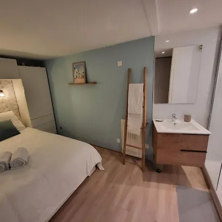 Les Glycines, T2 Near Downtown *