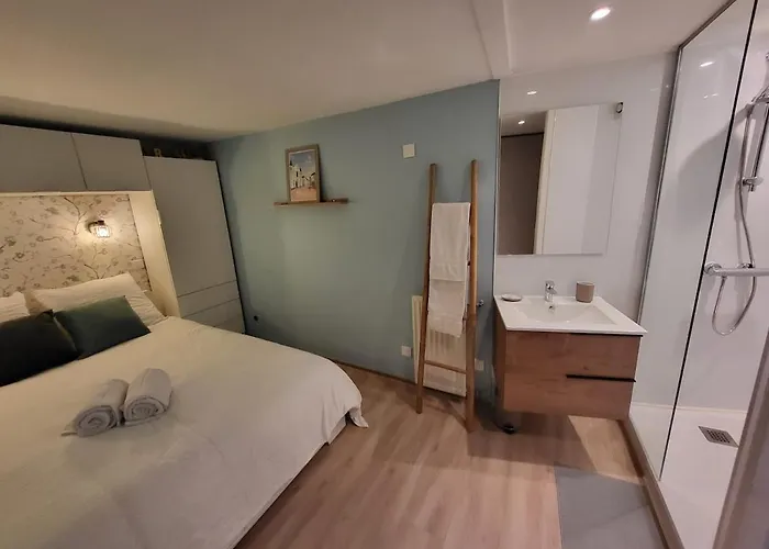 Les Glycines, T2 Near Downtown *