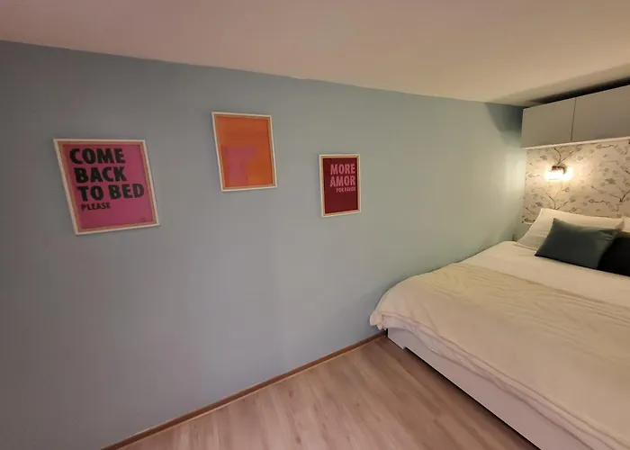 Les Glycines, T2 Near Downtown *