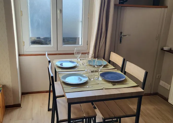 Les Glycines, T2 Near Downtown Apartamento